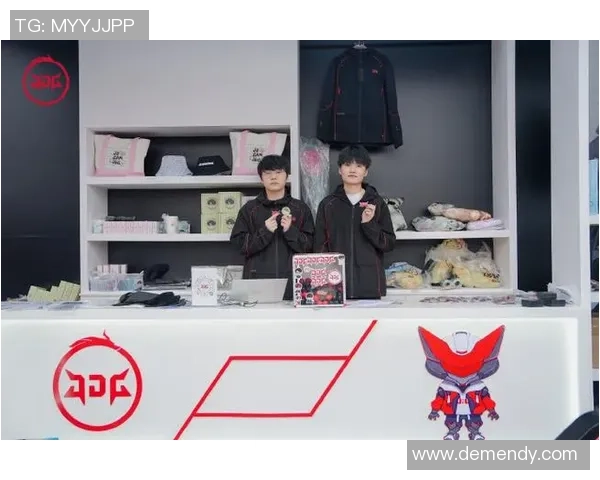 JDG战队勇夺冠军展现团队实力与个人风采的精彩瞬间 JDG战队勇夺冠军展现团队实力与个人风采的精彩瞬间